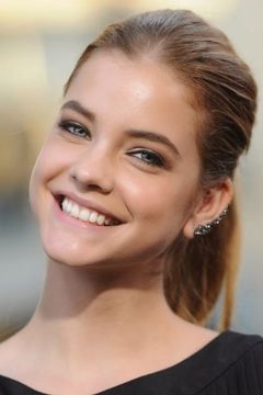 Barbara Palvin interpreta Antimache