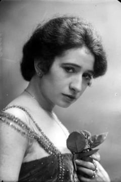 Wanda Capodaglio interpreta Betsey Trotwood