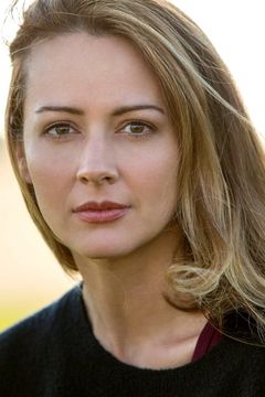 Amy Acker interpreta Root