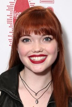 Kennedy Lea Slocum interpreta Taylor