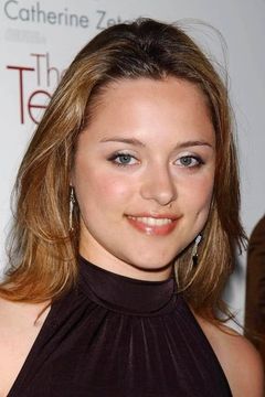 Zoë Tapper interpreta Cleo Morey