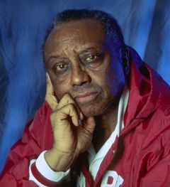 John Chaney interpreta John Chaney