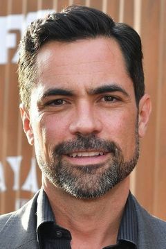 Danny Pino interpreta Nick Amaro