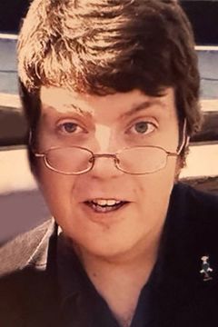 Paul McMichael interpreta Young boy in alley getting mugged (uncredited)