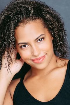 Mariesa Crouse interpreta Gwen