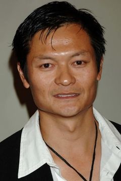 Andy Cheng interpreta Korean Commando (uncredited)
