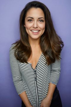 Emily Peterson interpreta Lana