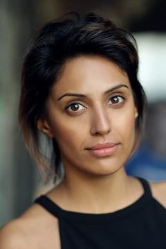 Ritu Arya interpreta Zara Taylor