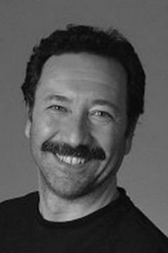 Bruno Santini interpreta Doctor testing DNA