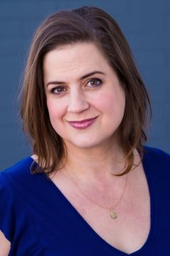 Nicole Marcks interpreta County Clerk