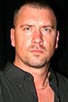 Christopher Marren interpreta Additional Voice Talent (voice) (as Chris Marren)