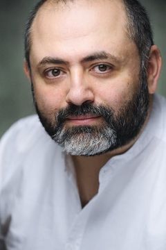 Rami Nasr interpreta Mr. A-Hussein