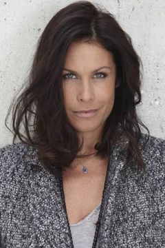 Astrid Veillon interpreta Anne Giudicelli