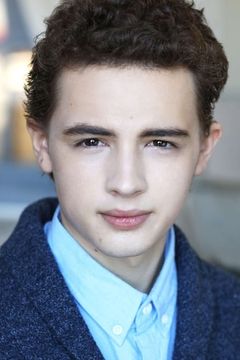 Maxim Knight interpreta Matthew'Matt' Mason