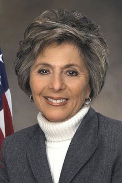 Barbara Boxer interpreta Senator Barbara Boxer