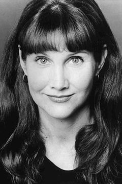 Pamelyn Ferdin interpreta Amy