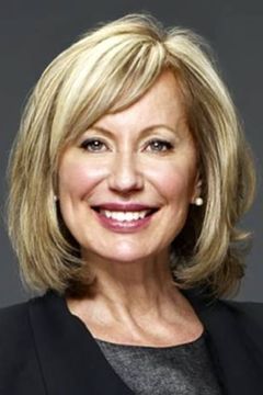 Anne Mroczkowski interpreta News Anchor