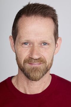 Joi Johannsson interpreta Dres