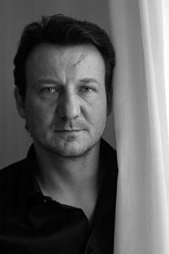 Robert Więckiewicz interpreta Michael Loboda