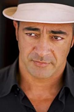 Anis Gharbi interpreta Khaled