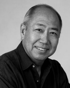 Dann Seki interpreta Joon Mo Suh