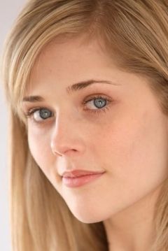 Karynn Moore interpreta Chloe