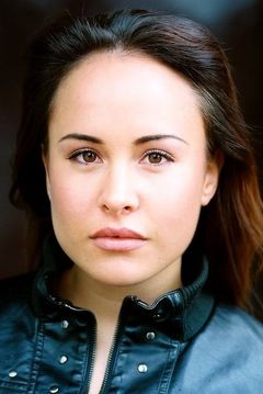 Tommie-Amber Pirie interpreta Jenny Michaels