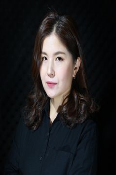 Choi Yoon-kyung interpreta Outsider