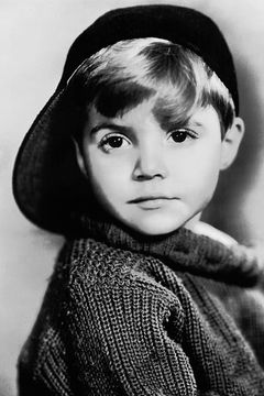 Scotty Beckett interpreta Boy on Ship (uncredited)