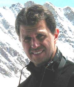 Larry Peterson interpreta Union Officer
