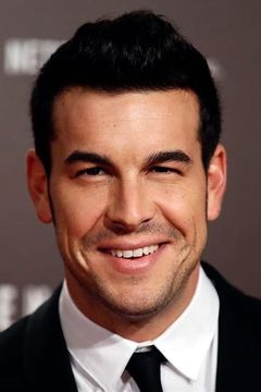 Mario Casas interpreta Tony