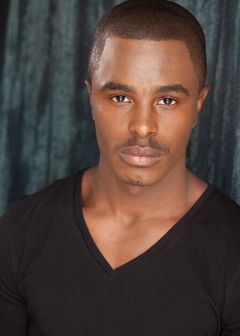Toryan Rogers interpreta Protective Boyfriend (uncredited)