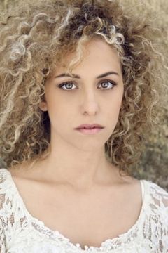Elena Starace interpreta Teresa Capuano