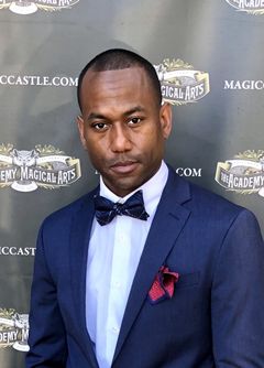 Omar Wilder interpreta Oliver