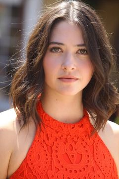 Chelsea Smith interpreta Julia