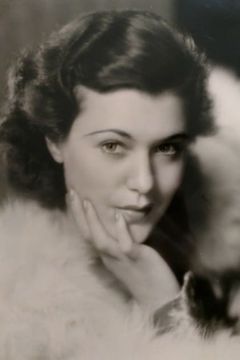 Charlotte Wynters interpreta Mrs. Mablett