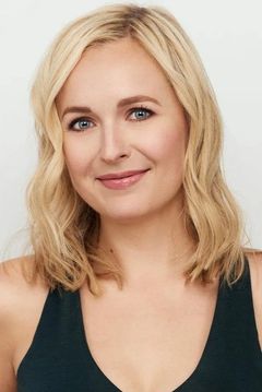 Julia Mattison interpreta Makeup Sales Lady