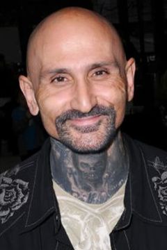Robert LaSardo interpreta Bochi