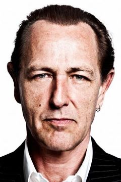 Bruce Payne interpreta Domitian