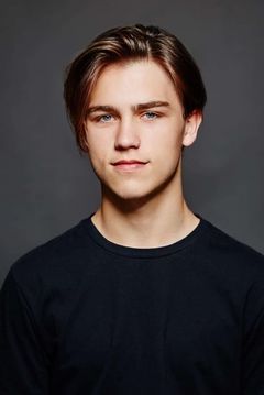 Jordan Dulieu interpreta Jake Emory