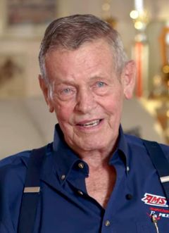 Bobby Unser interpreta Himself