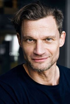 Nicolai Borger interpreta Rolf