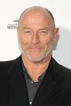 Corbin Bernsen interpreta Jerry