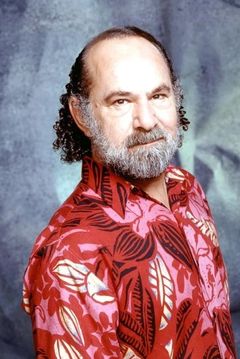 Stuart Margolin interpreta Evelyn