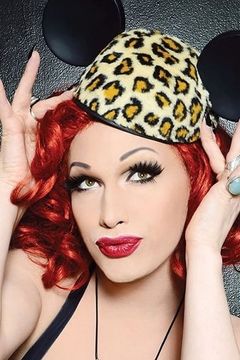 Jinkx Monsoon interpreta Em. K. Ultra