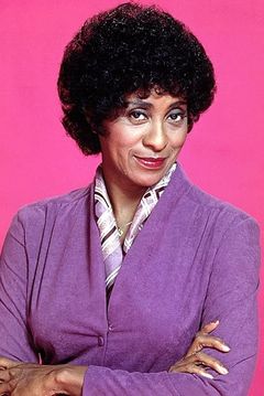 Marla Gibbs interpreta Rose