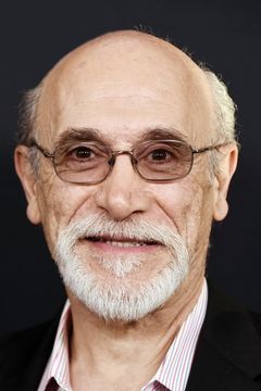 Tony Amendola interpreta Marco / Geppetto