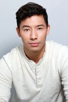 Darren keilan interpreta Ranger Lucas