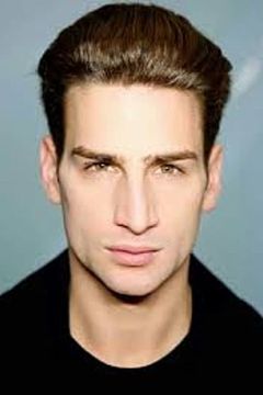 Ricky Gabbriellini interpreta Journalist (uncredited)