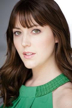 Erin Barnes interpreta Shannon